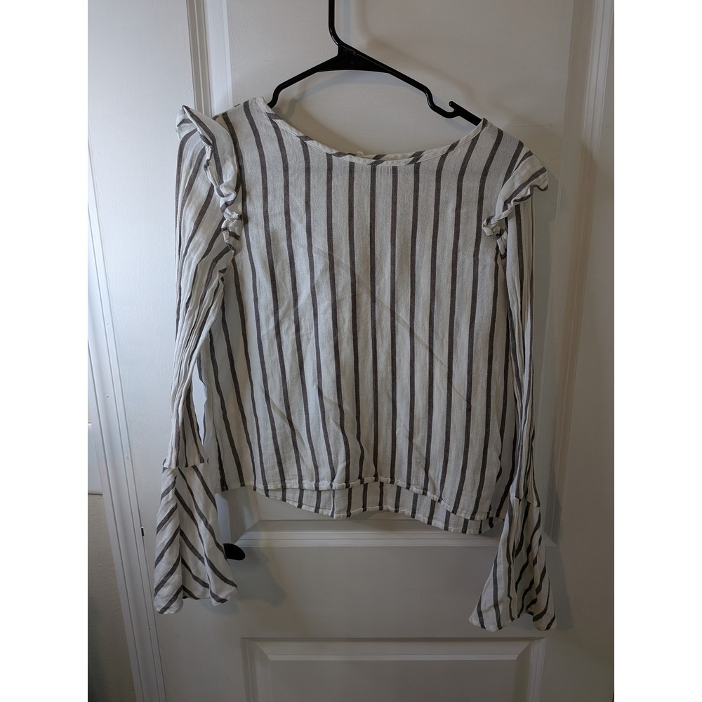 BP.‎ Striped Bell Sleeve Ruffle Blouse White Grey Long Sleeve Small